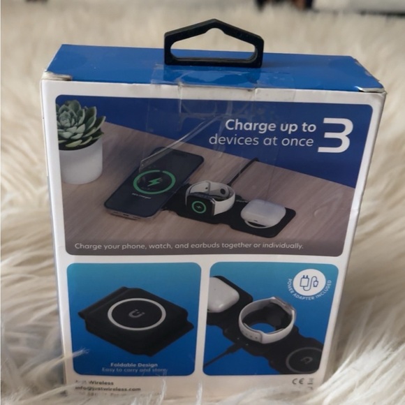 Wireless Charging Station for Multiple Devices - Black - Picture 1 of 4